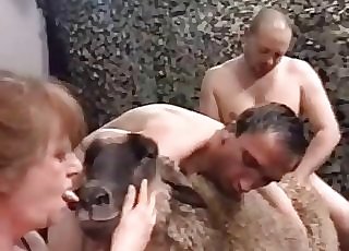 Kinky doggo having some unbelievable zoo orgy